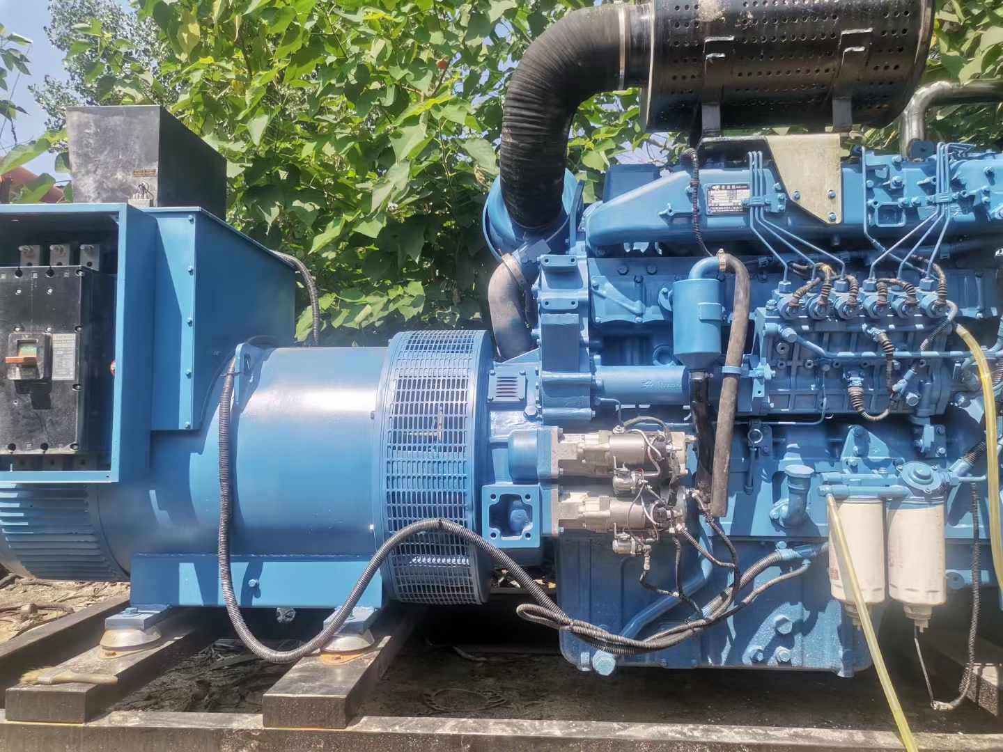 龙子湖详细说明降低 800kW 柴油发电机输出电流波动的方法